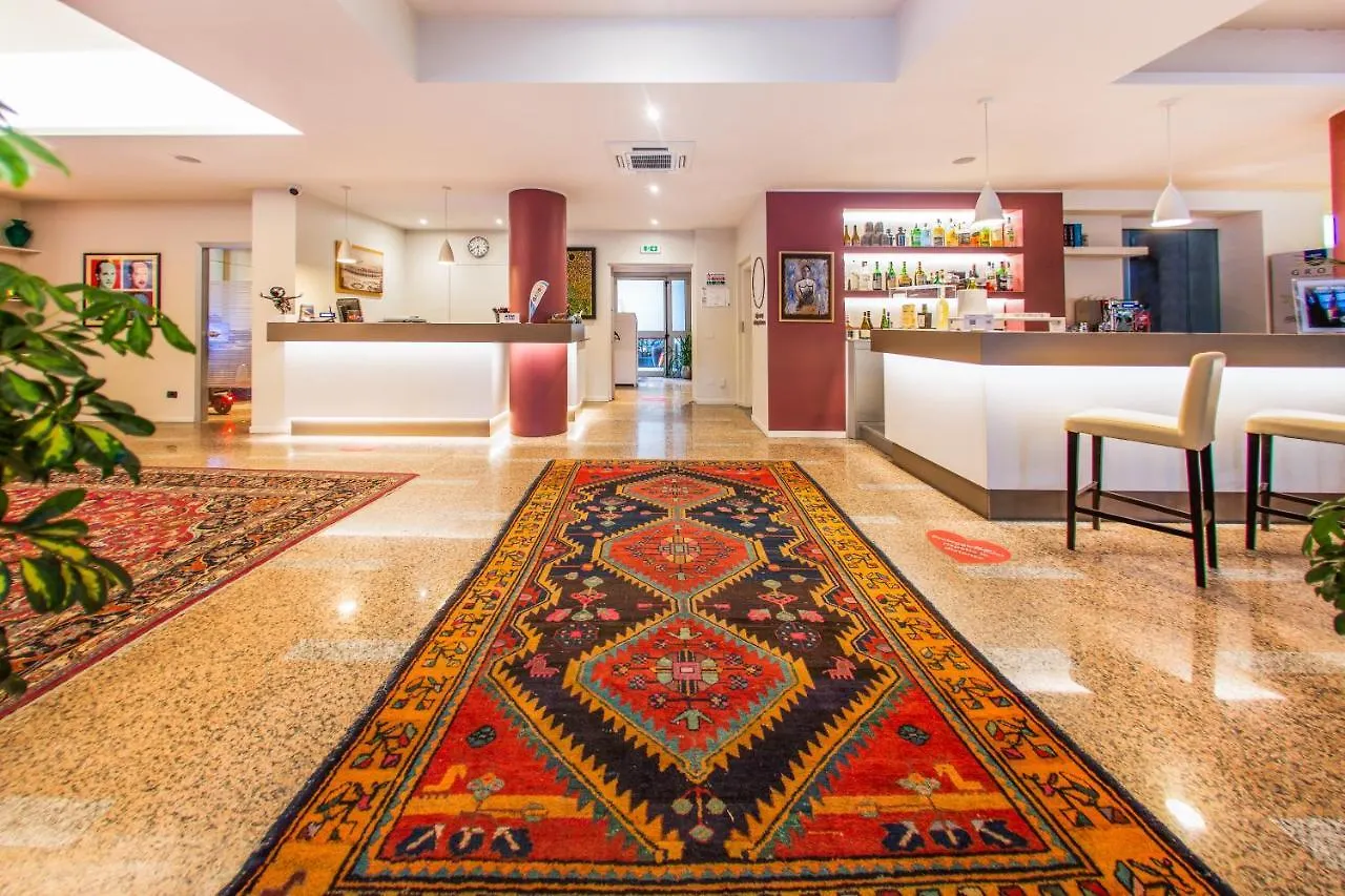 Hotel Bonotto Desenzano del Garda 3*,  Italy