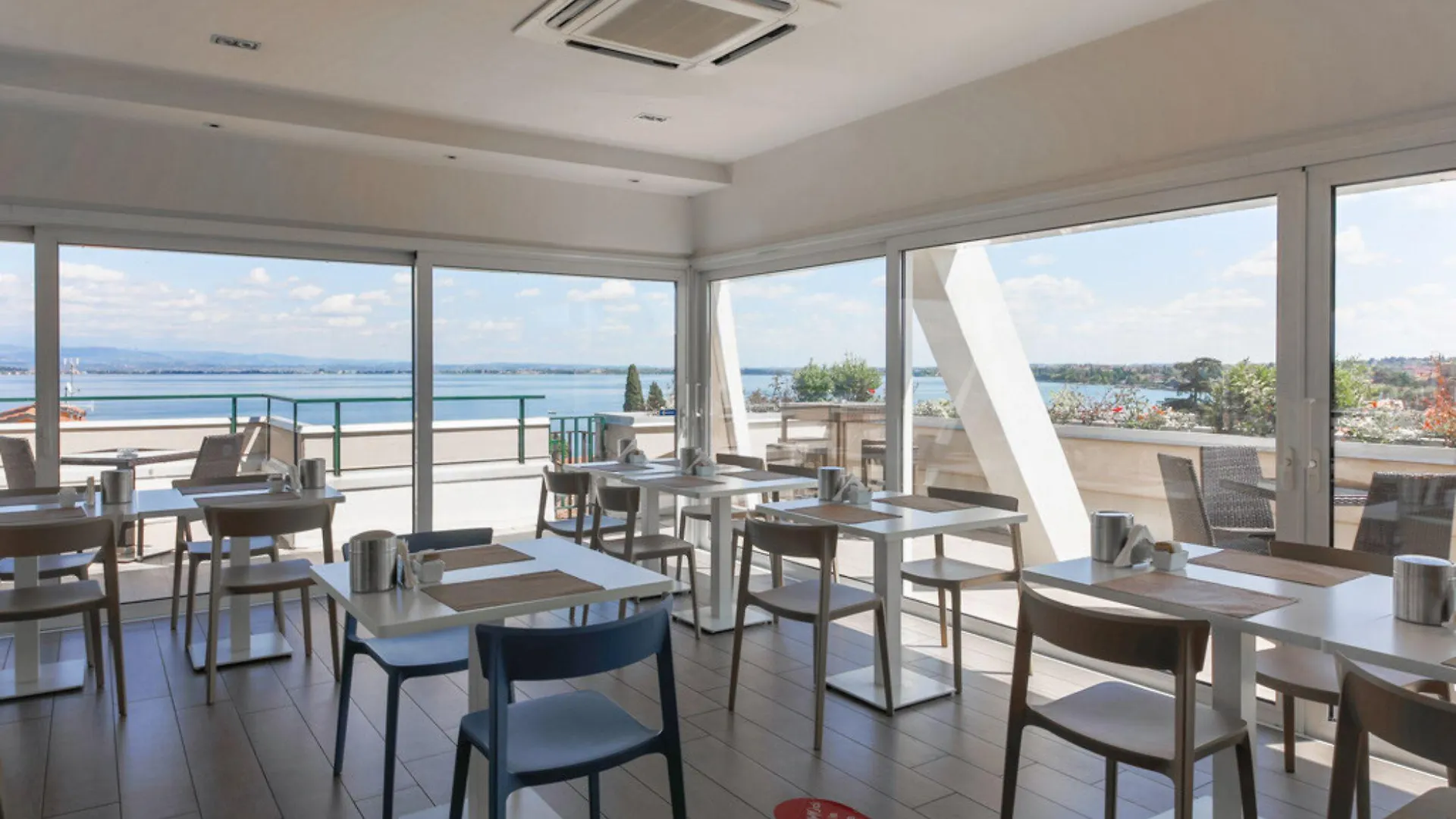 Hotel Bonotto Desenzano del Garda 3*,  Italy